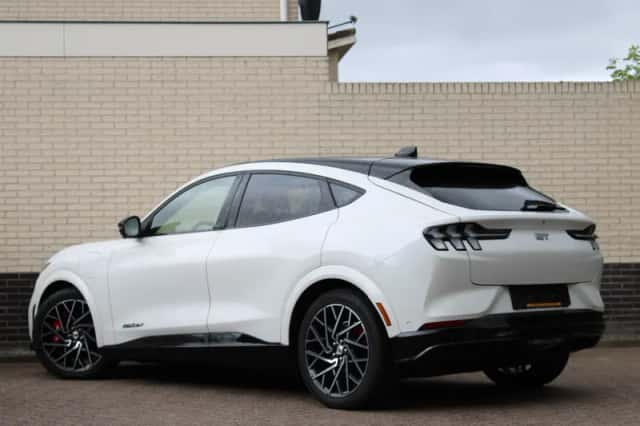 Ford Mustang (2026) thumbnail 3