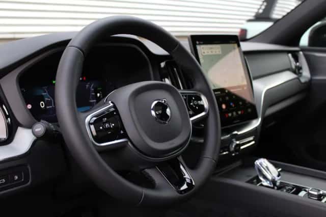 Volvo XC60 (2026) thumbnail 2