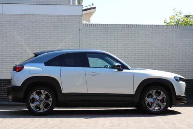 Mazda MX-30 (2026) thumbnail 2