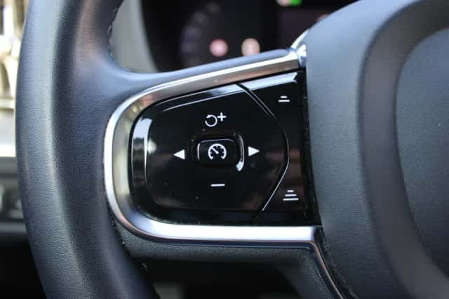 Volvo XC60 (2022) thumbnail 6
