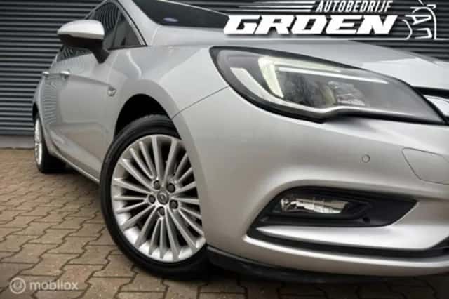 Opel Astra (2017) thumbnail 3