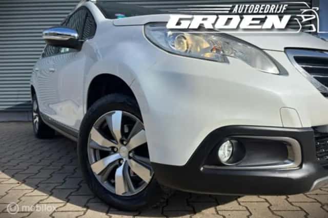 Peugeot 2008 (2008) thumbnail 3