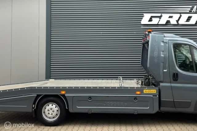Peugeot Boxer (2017) thumbnail 4