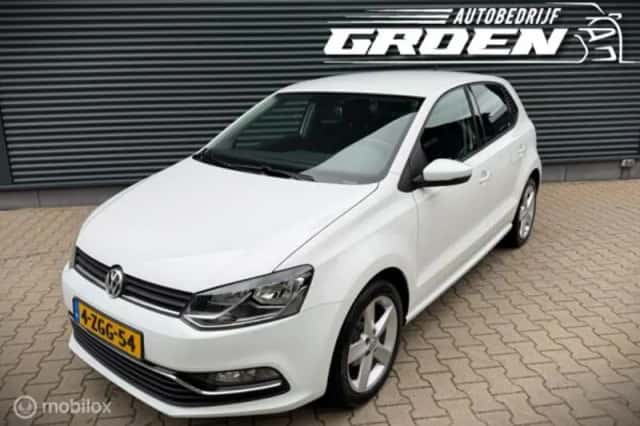 Volkswagen Polo (2014) thumbnail 2