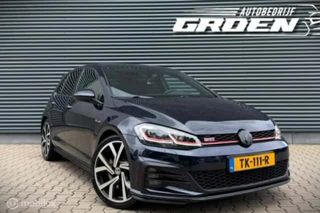 Volkswagen Golf (2018) thumbnail 2
