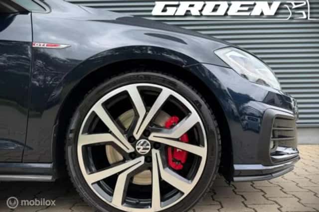 Volkswagen Golf (2018) thumbnail 5