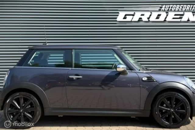 MINI Cooper (2012) thumbnail 6