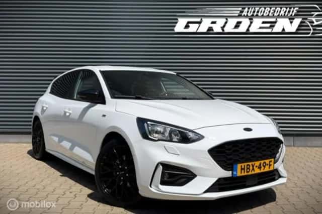 Ford Focus (2019) thumbnail 2