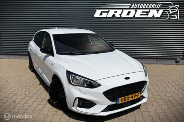 Ford Focus (2019) thumbnail 3