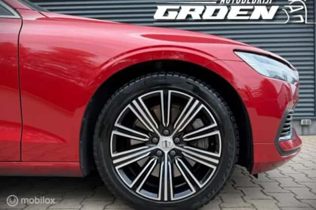 Volvo S60 (2022) thumbnail 6