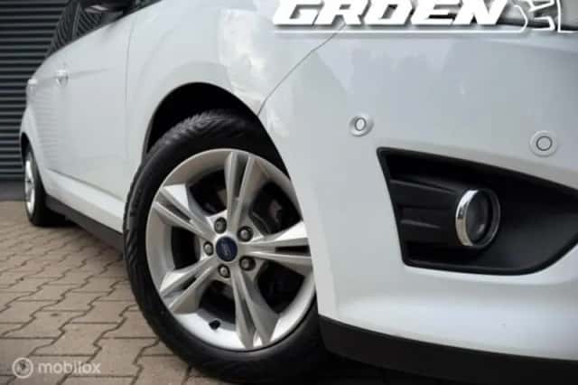 Ford C-Max (2013) thumbnail 5