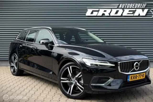 Volvo V60 (2021) thumbnail 2