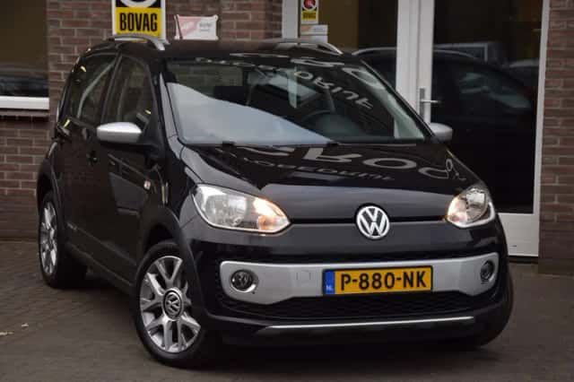 Volkswagen Up! (2016) thumbnail 2