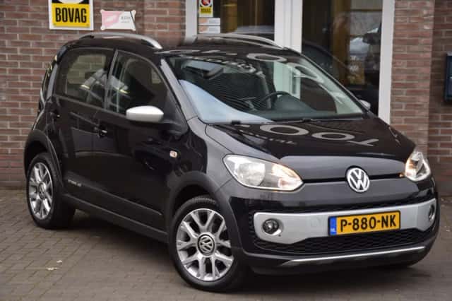 Volkswagen Up! (2016) thumbnail 3