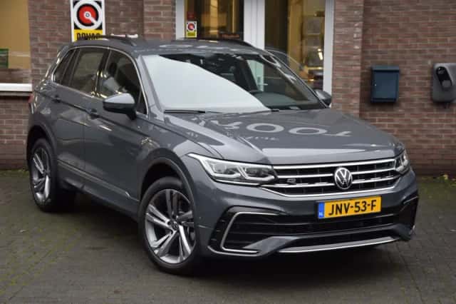 Volkswagen Tiguan (2022) thumbnail 2