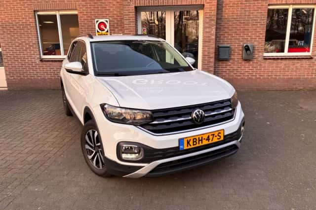 Volkswagen T-Cross (2021) thumbnail 2