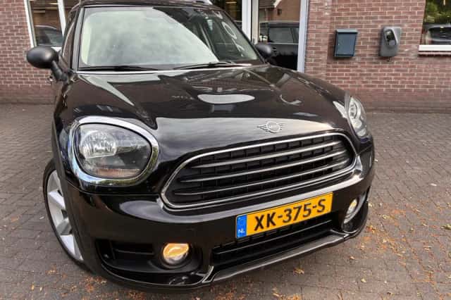 MINI Countryman (2019) thumbnail 3