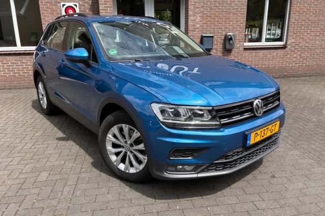 Volkswagen Tiguan (2018) thumbnail 2