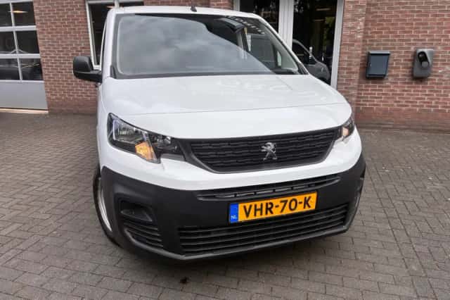 Peugeot Partner (2020) thumbnail 3