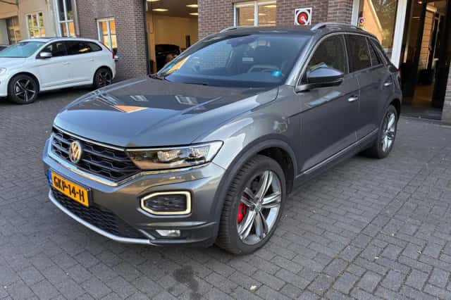Volkswagen T-Roc (2018) thumbnail 6