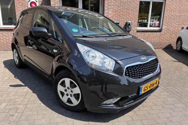 Kia Venga (2015) thumbnail 2
