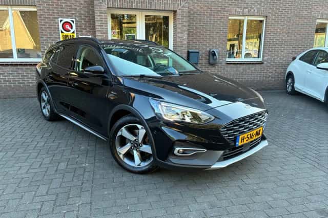 Ford Focus (2020) thumbnail 2