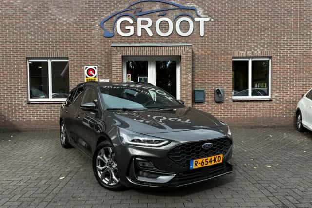 Ford Focus (2022) thumbnail 1
