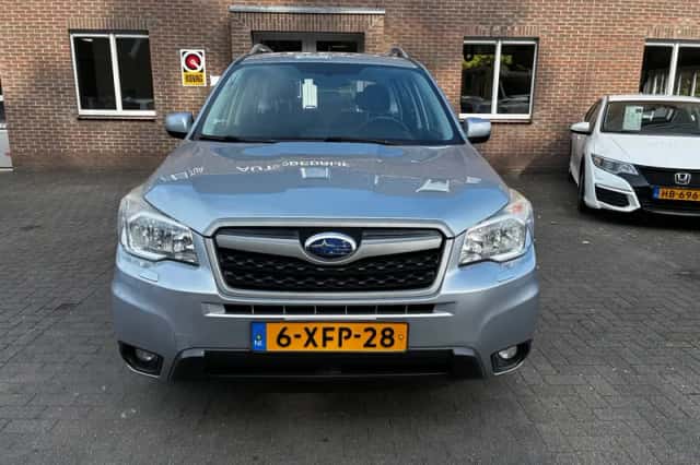 Subaru Forester (2014) thumbnail 4