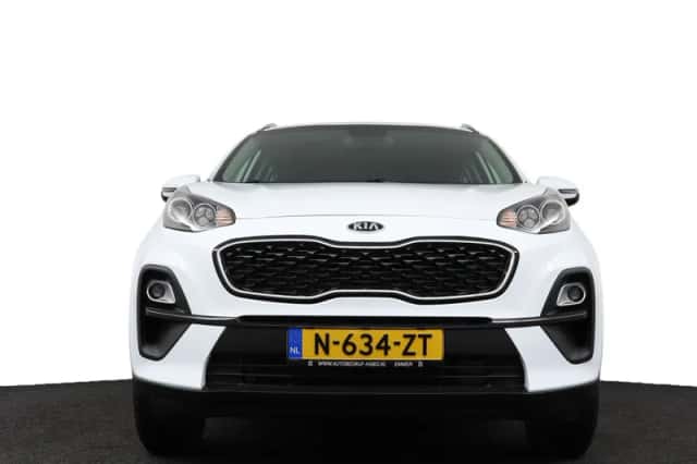 Kia Sportage (2021) thumbnail 3