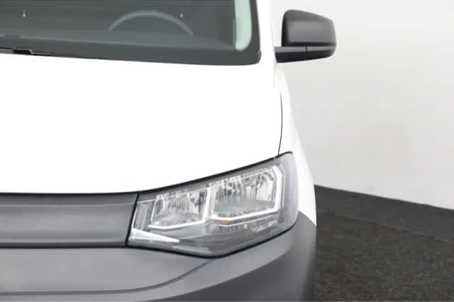 Volkswagen Caddy (2023) thumbnail 2