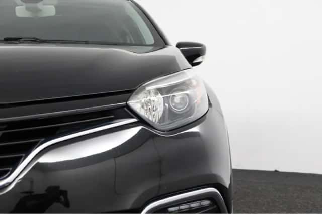 Renault Captur (2016) thumbnail 2