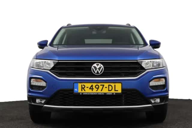 Volkswagen T-Roc (2022) thumbnail 3