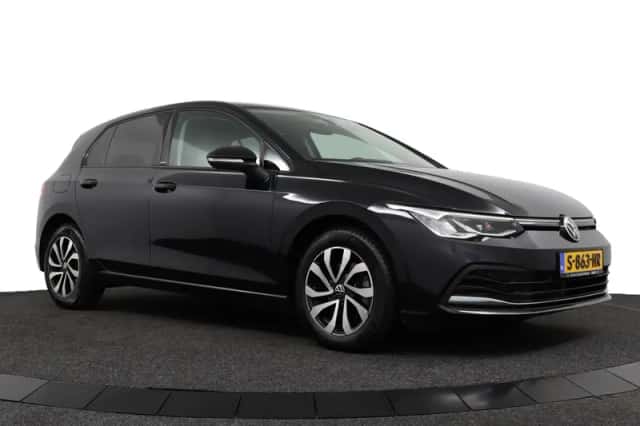 Volkswagen Golf (2022) thumbnail 5
