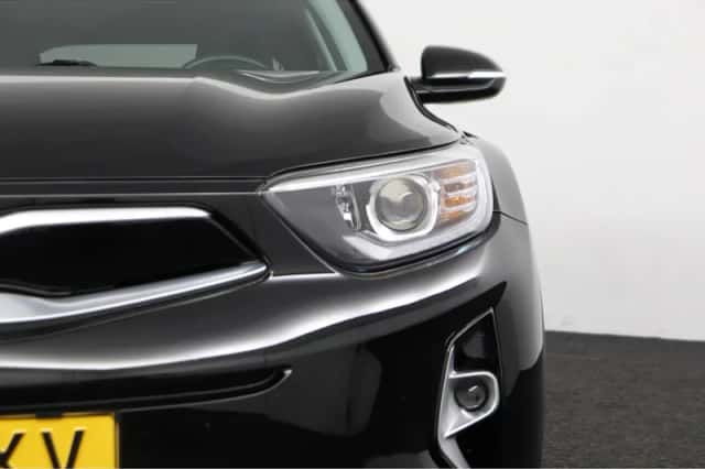 Kia Stonic (2022) thumbnail 2