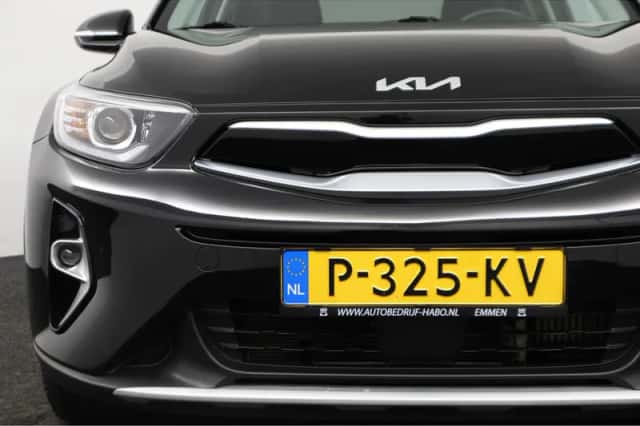 Kia Stonic (2022) thumbnail 4