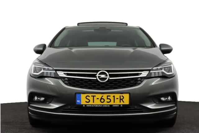 Opel Astra (2018) thumbnail 3