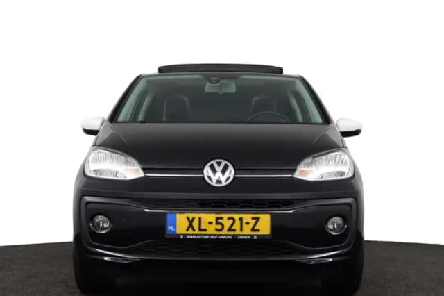 Volkswagen Up! (2019) thumbnail 3