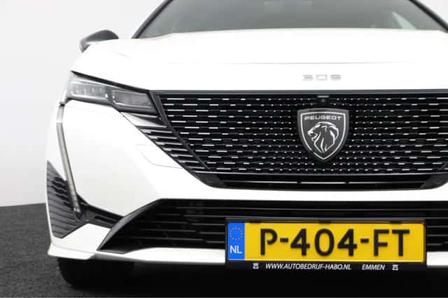 Peugeot 308 (2022) thumbnail 4
