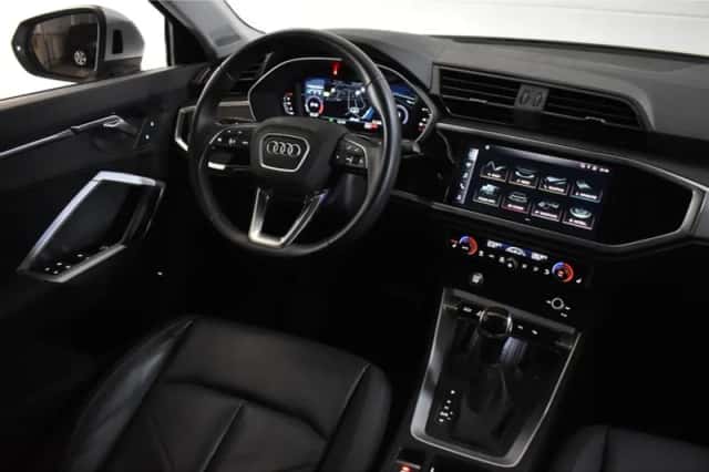 Audi Q3 (2019) thumbnail 2