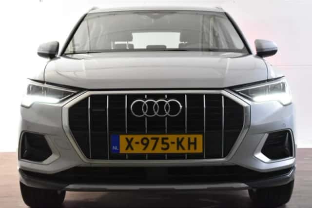 Audi Q3 (2019) thumbnail 3