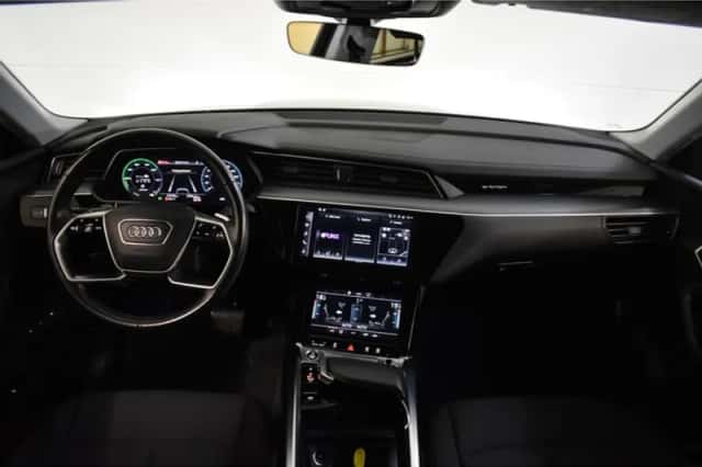 Audi e-tron (2020) thumbnail 2