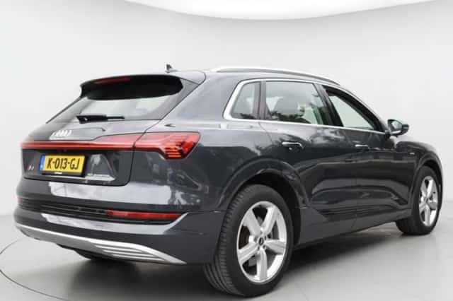 Audi e-tron (2020) thumbnail 3