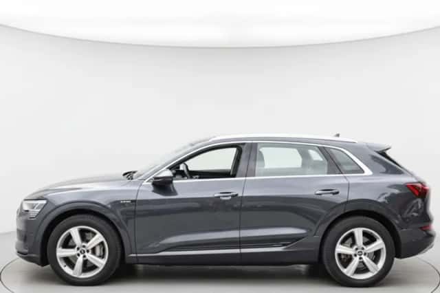 Audi e-tron (2020) thumbnail 4