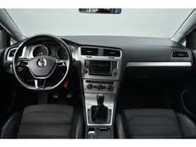Volkswagen Golf thumbnail 2