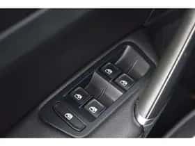 Volkswagen Golf thumbnail 18