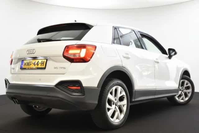 Audi Q2 (2023) thumbnail 3