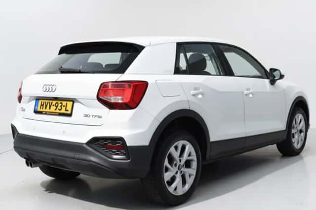 Audi Q2 (2023) thumbnail 3
