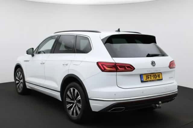 Volkswagen Touareg (2021) thumbnail 3