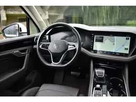 Volkswagen Touareg thumbnail 30