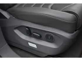 Volkswagen Touareg thumbnail 48